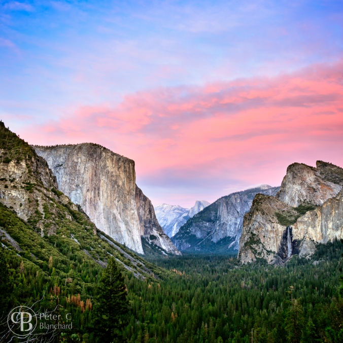 Sunset over the valley in Yosemite National Park